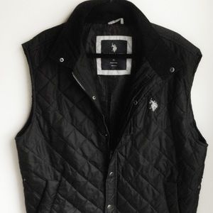 ESSENTIAL PUFFER VEST